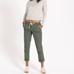 Vuori Women's Sage Green Ripstop pants